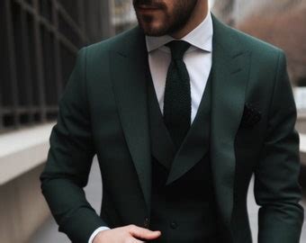 Premium Emerald Green Three Piece Suit For Men Stylish Wedding Attire