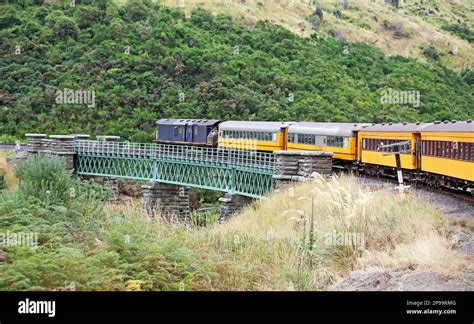 Taieri Gorge railway - New Zealand Stock Photo - Alamy