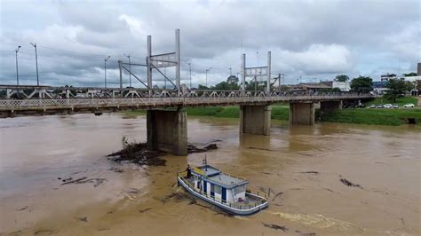 Em Rio Branco Deracre Retira Balseiros Acumulados Na Ponte Met Lica