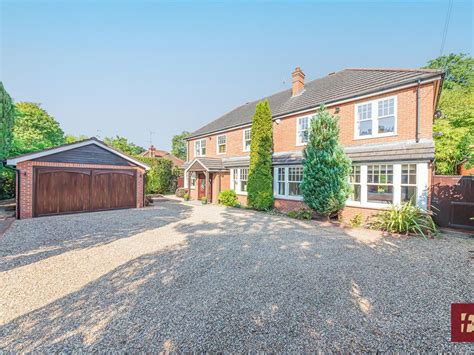 6 Bed Detached House For Sale In New Wokingham Road Crowthorne Rg45 £