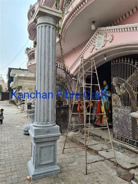 Circular White Frp Wedding Pillars For Decoration 10 Feet At 15000