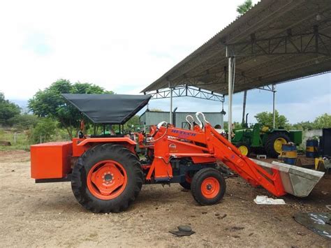 Hydraulic 700 Kg Tractor Front Loader For Agriculture Lifting