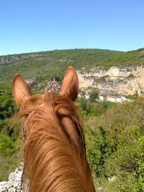 La Vallée du Célé entre falaises et maisons troglodytes