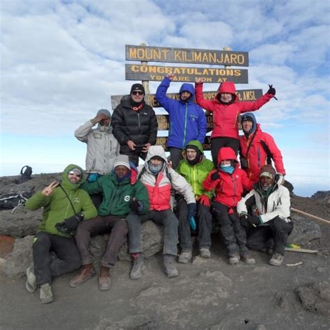 Ascensión al Kilimanjaro Ruta Machame Trekkinea Viajes con Guías de