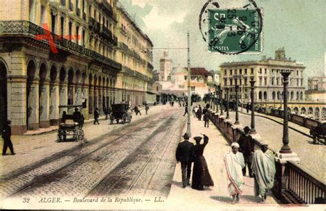 Alger Algerien Boulevard De La Republique Kutschen Passanten