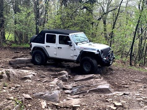 Bushwacker HyperForm Fender Flares For 18 23 Jeep Wrangler JL Quadratec