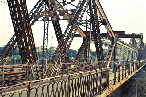 Long Bien Bridge & Long Bien market (Hanoi) - 3 highlights