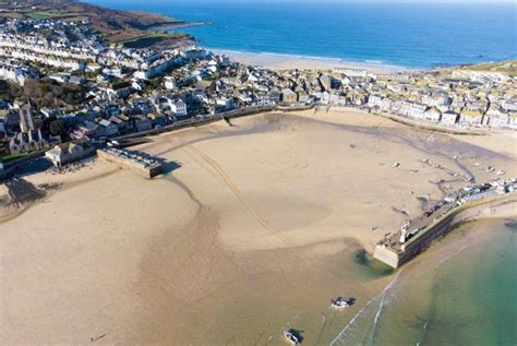 St Ives Harbour Beach Guide Plan Your Visit To Cornwall