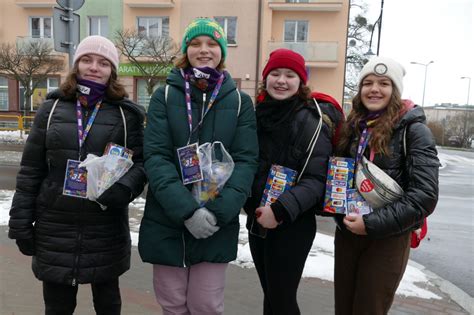 Kwestowanie malowanie wiosłowanie Iława gra z WOŚP od samego