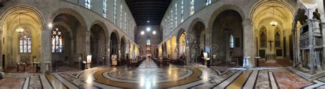 Napoli Foto Panoramica Della Chiesa Di Santa Chiara Editorial Stock