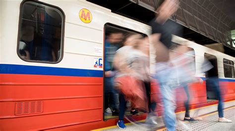 Mandat 500 złotych za pozostawienie bagażu w metrze Radni zdecydują o