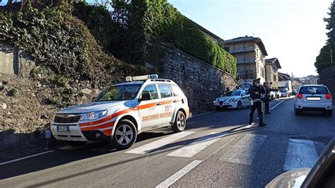 Auto Ribaltata Sulla Statale Per Lecco Caos Traffico