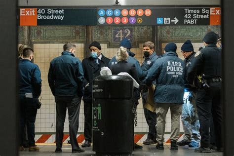 Woman Dies After Being Pushed Onto Subway Tracks In Times Square The New York Times