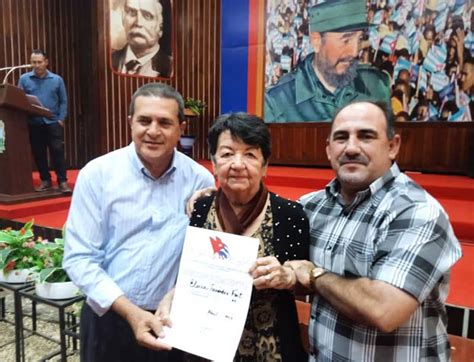 Reconocidos cuadros y trabajadores del PCC en Holguín