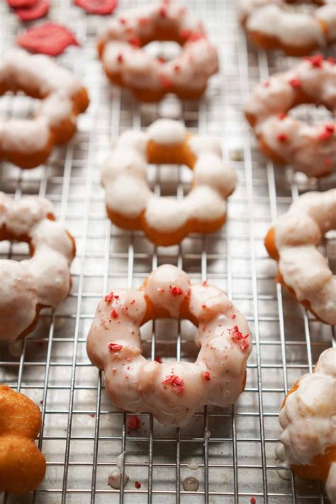 Mochi Donut Recipe Crispy And Chewy Pon De Ring Donuts Hungry Huy