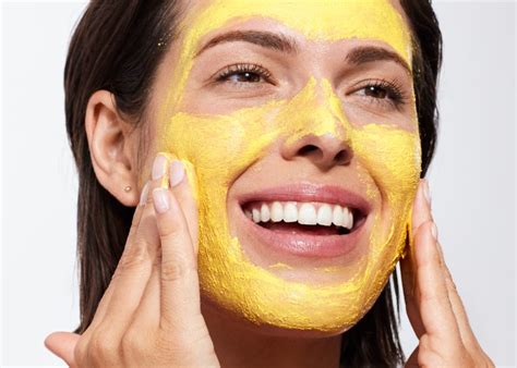 Peeling do twarzy i peeling do ciała jak stosować AVON