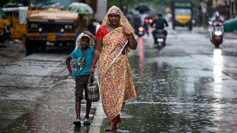 Kolkata And 24 Parganas Weather Update স্বাভাবিকের নীচে কলকতার পারদ শহর লাগোয়া দুই জেলার