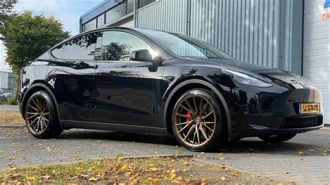 Tesla Model Y Black Vossen HF 4T Wheel Front