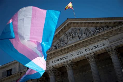 El Gobierno Ultima El Anteproyecto De Ley Trans Que Permitirá El