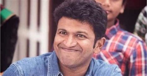 Puneeth Rajkumar సింప్లిసిటీకి కేరాఫ్ పునీత్ రాజ్ కుమార్ ఇన్