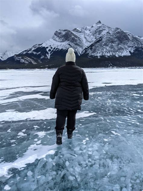 Abraham Lake Bubbles: Best Time to Visit & Safety Tips