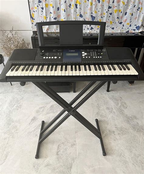 Yamaha Piano Keyboard PSR E333 Hobbies Toys Music Media Musical