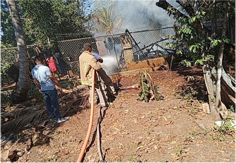 Autoridades Investigan Origen De Incendio Que Redujo A Cenizas Una