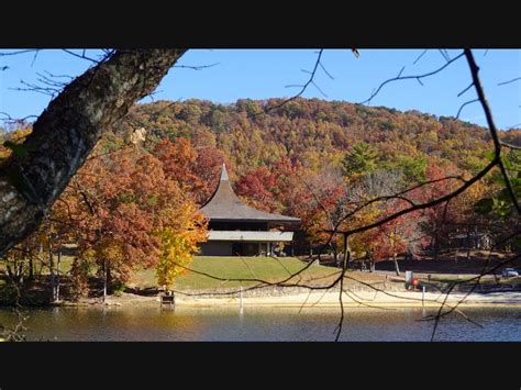 Fall Foliage at Peak Colors in North Georgia Mountains, State Parks ...