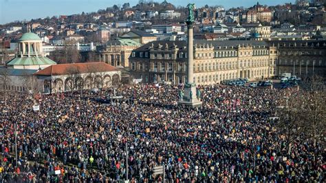 Demonstrationen gegen rechts: Tausende Demonstranten auf dem ...