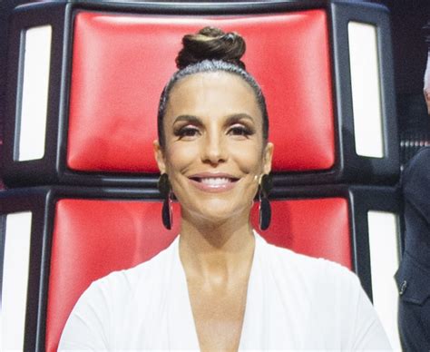 Ivete Sangalo Usa Saia De E Body Decotado No The Voice