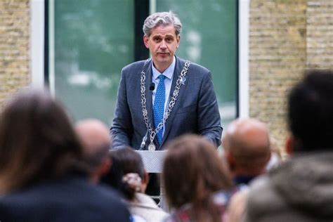 Burgemeester Kolff Maakt Tóch Excuses Voor Slavernijverleden