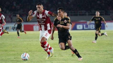 Hasil Akhir Liga Persis Solo Vs Persija Jakarta Diwarnai Banjir Kartu