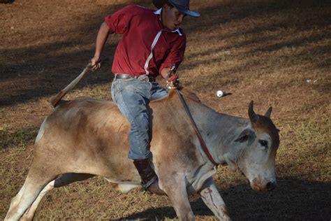 Fiestas Patronales De Yaguarón Viajando Por Latinoamérica Zaigua