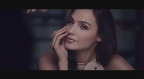 Gal Gadot Seduces for Gucci 'Bamboo' Fragrance Film – Fashion Gone Rogue