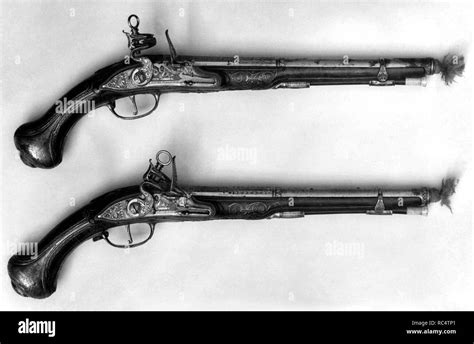 Firearms pistols flintlock Black and White Stock Photos & Images - Alamy