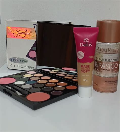 Kit Completo Paleta de Sombras Base e Demaquilante Bifásico