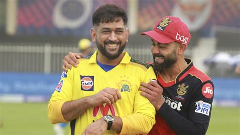 Ipl 2022 Virat Kohli Ms Dhoni Share Heartwarming Hug On Eve Of Season