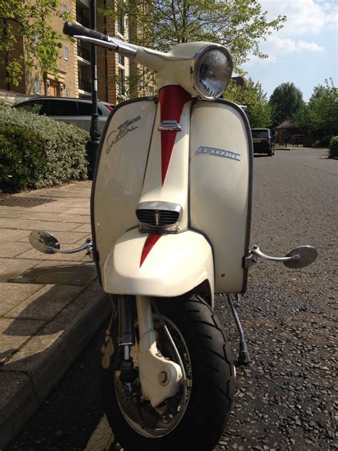 Lambretta SX200 - Old English White