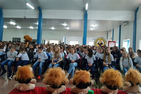 Mais De Alunos Participam Da Formatura Proerd Em Ipor Do Oeste