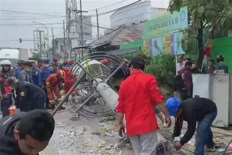 Kronologi Kecelakaan Truk Di Bekasi Tabrak Halte Penuh Anak SD Lalu