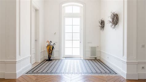 Mudroom Vs Foyer Pros Cons And Differences Explained