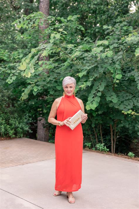 Ways to Accessorize Your Outfit: Elevate Your Maxi Dress Style