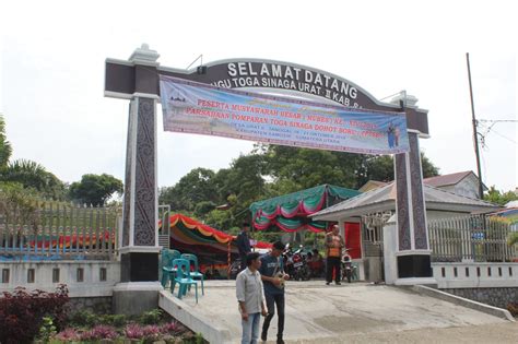 Pesona Tugu Toga Sinaga Urat Samosir