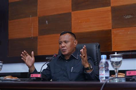 InfoPublik Wawali Tidore Apresiasi Sejumlah Kepala Desa Yang Berinovasi