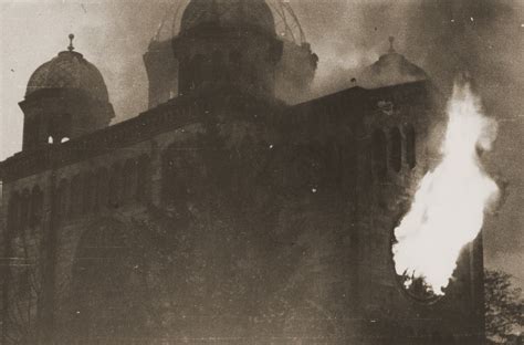 10 Kristallnacht Photos That Capture the Horror of 'The Night of Broken ...