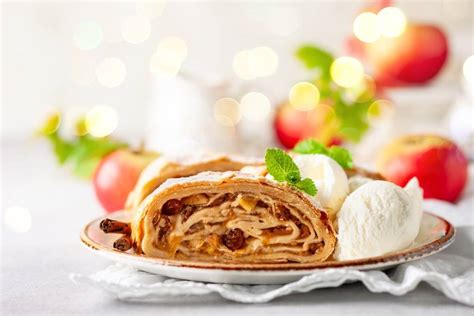 Strudel Di Mele Con Pasta Sfoglia La Ricetta Per Dolci Semplici E Veloci