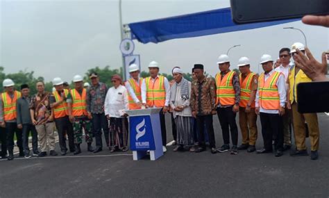 Bupati Sampang Meresmikan Mega Proyek Jalan Lintas Selatan JLS