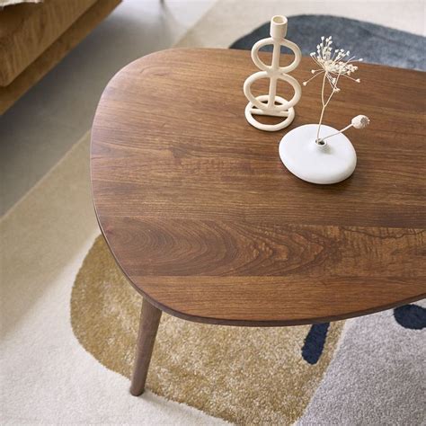 Table Basse Mindy Massif Finition Noyer 100 Cm Berah Getah Home