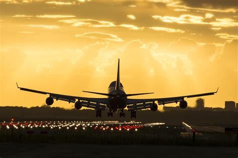 boeing_747_sunset_landing.jpg - AeroTime