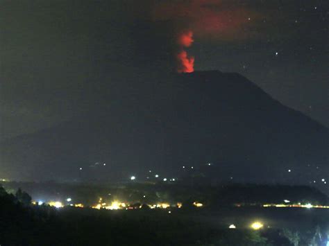 Bali volcano erupts into life | Toronto Sun